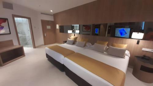 Habitación Executive - 2 camas grandes del hotel Gold Arcos. Foto 3