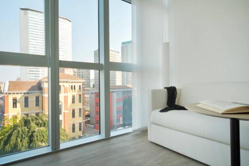 Estudio con vistas a la ciudad del hotel Innside By Meliá Milano Torre Galfa. Foto 5