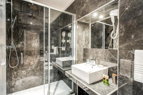 Habitación Deluxe del hotel 55 Fifty Five. Foto 1
