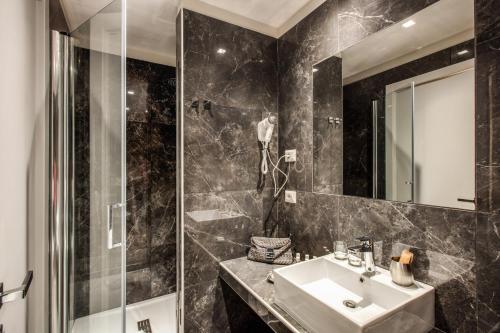 Suite Junior - Edificio independiente en Via del Corso 112 del hotel 55 Fifty Five. Foto 6