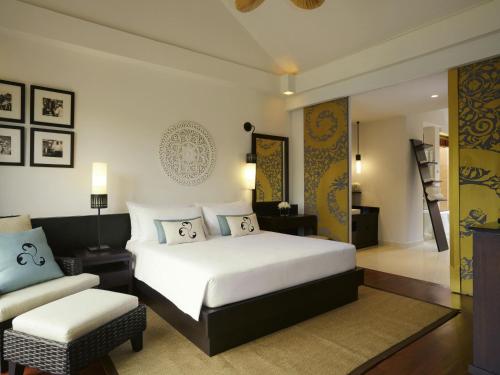 Suite Junior con vistas a la piscina - 1 cama extragrande del hotel Mövenpick Asara Resort and Spa Hua Hin. Foto 2