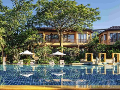 Suite Junior con vistas a la piscina - 2 camas del hotel Mövenpick Asara Resort and Spa Hua Hin. Foto 3