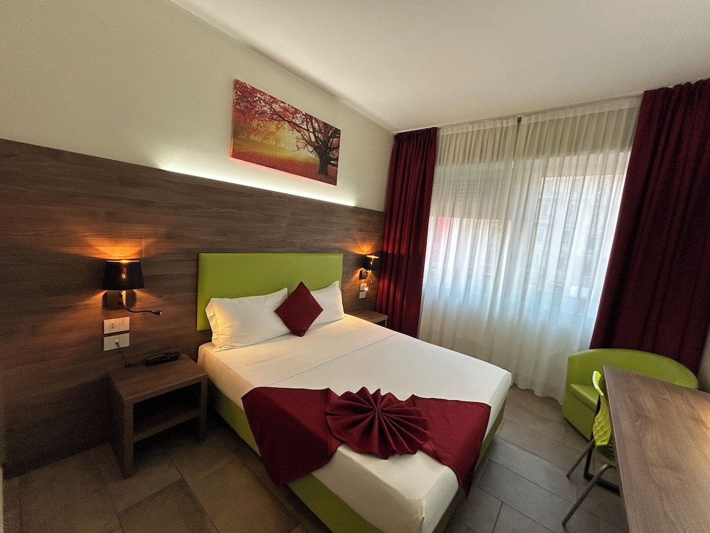 Habitación estándar doble, 1 cama de matrimonio, no fumadores del hotel Stradivari. Foto 2