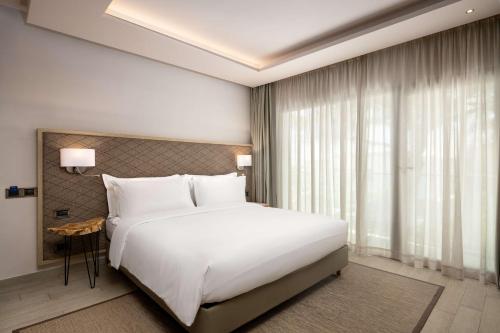 Habitación Premium con balcón o terraza del hotel Radisson Blu Resort, Al Hoceima. Foto 1