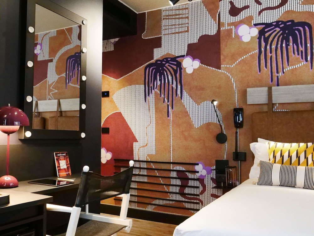 Habitación clásica con cama doble del hotel Mercure Roma Cinecittà. Foto 2