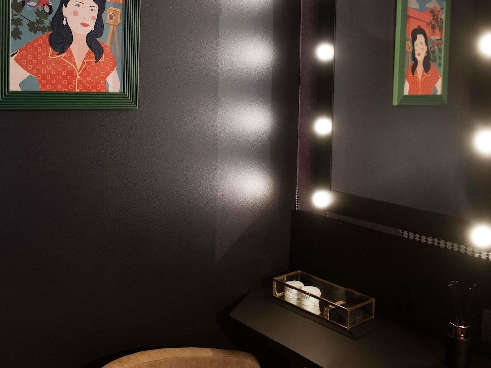Habitación clásica con cama doble del hotel Mercure Roma Cinecittà. Foto 4