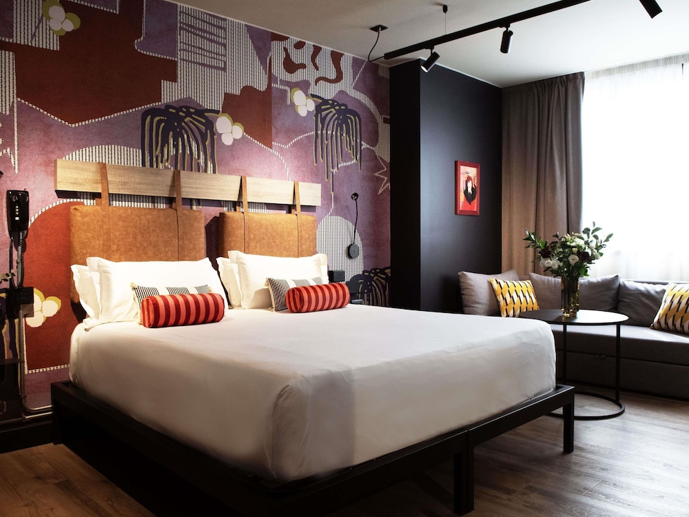 Habitación Privilege con 1 cama doble del hotel Mercure Roma Cinecittà. Foto 1