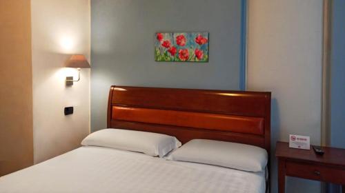 Habitación Doble Clásica del hotel Roma Resort Termini. Foto 10
