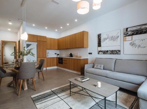 Apartamento con balcón del hotel Guadalupe 15 Apartments Sevilla. Foto 17