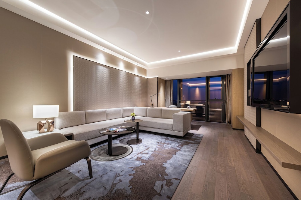 Suite, 1 cama de matrimonio grande del hotel Grand Mercure Shanghai Lingang