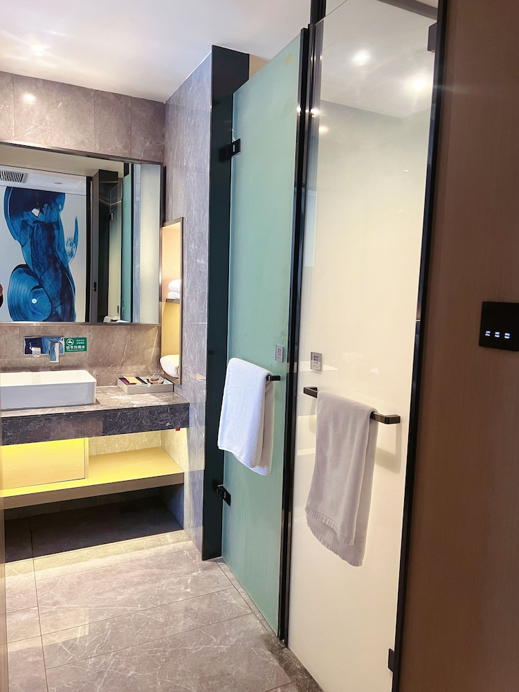 Habitación superior, 1 cama de matrimonio grande del hotel Mercure Xining Haihu CBD. Foto 12