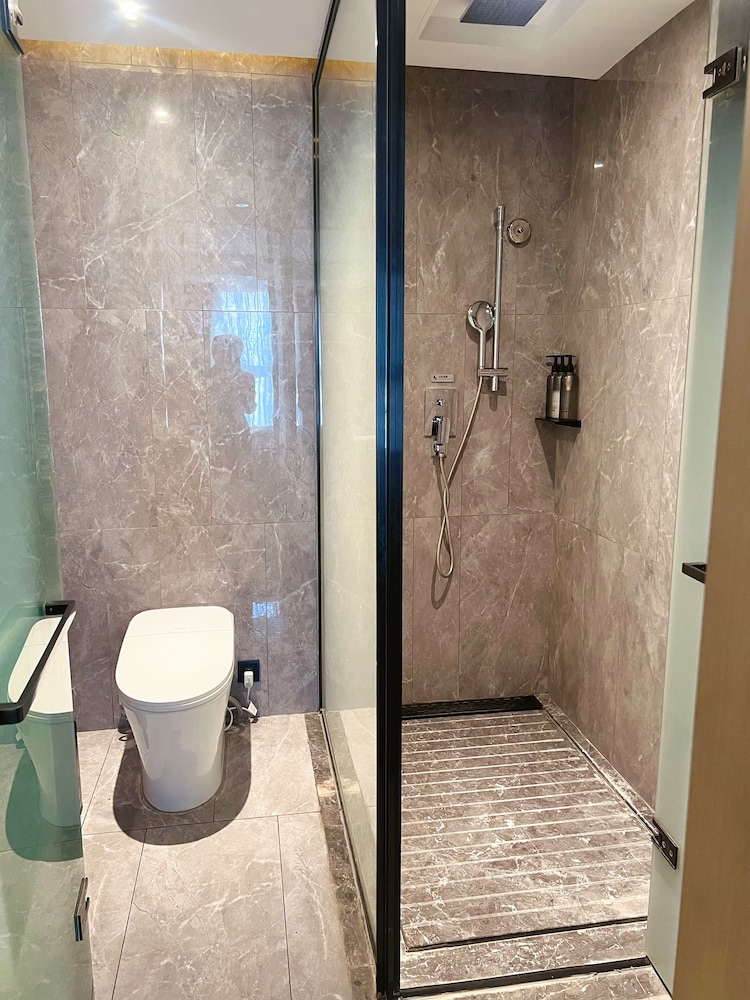 Habitación superior, 1 cama de matrimonio grande del hotel Mercure Xining Haihu CBD. Foto 13