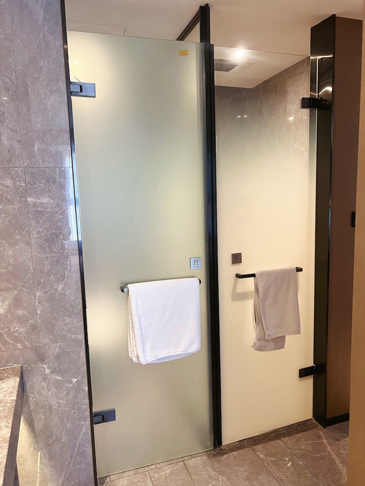 Habitación superior, 2 camas individuales del hotel Mercure Xining Haihu CBD. Foto 10