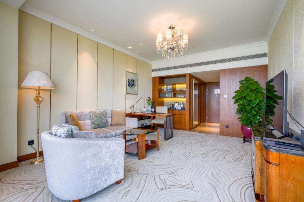 SUITE PRESTIGE, 1 Cama King del hotel Sofitel Hangzhou Westlake. Foto 2