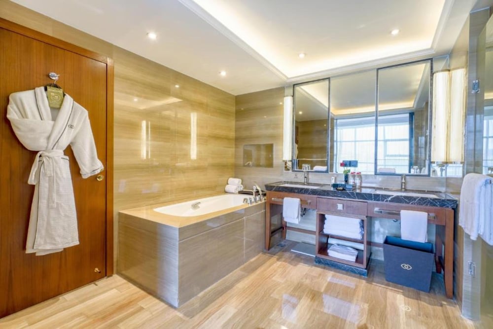 SUITE PRESTIGE, 1 Cama King del hotel Sofitel Hangzhou Westlake. Foto 8