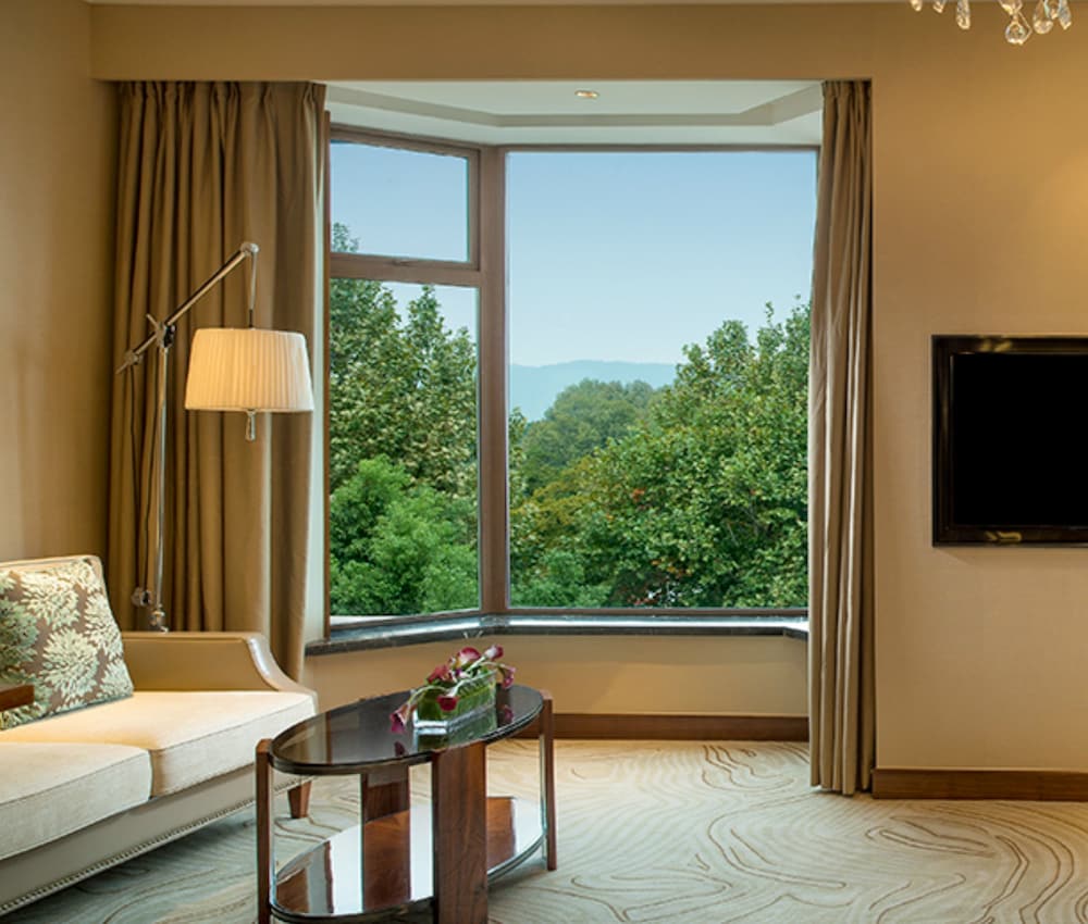 SUITE PRESTIGE, 1 Cama King del hotel Sofitel Hangzhou Westlake. Foto 11