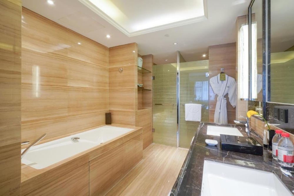 HABITACIÓN DE LUJO, 1 Cama King, Vistas a la Ciudad del hotel Sofitel Hangzhou Westlake. Foto 1