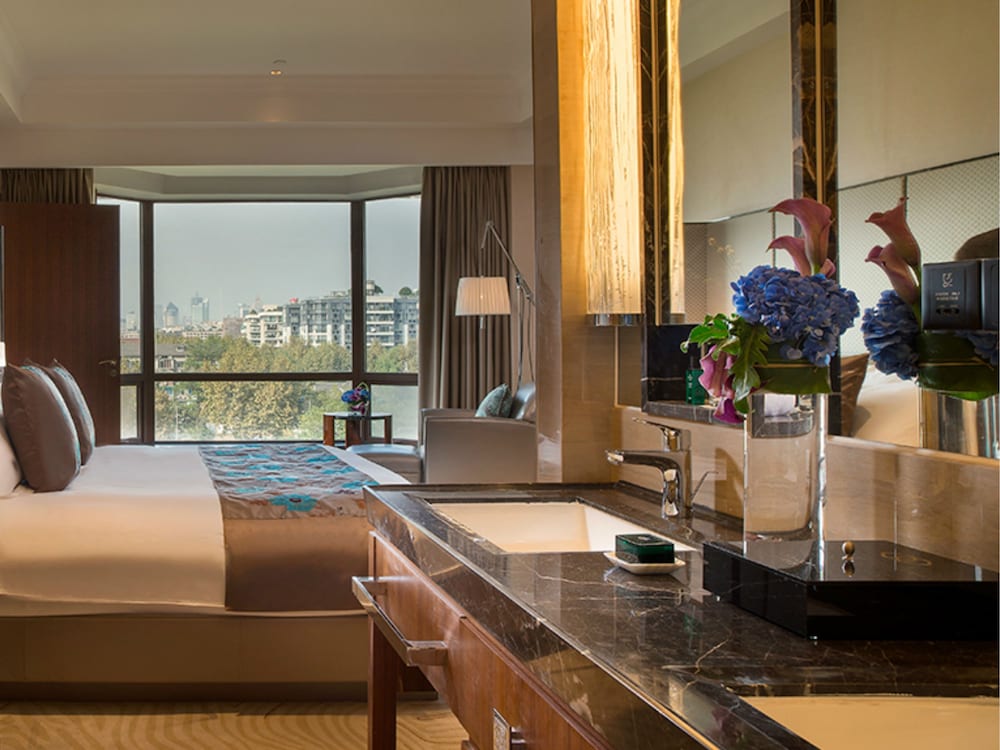 HABITACIÓN DE LUJO, Acceso al Salón del Club, 1 Cama King, Vistas a la Ciudad del hotel Sofitel Hangzhou Westlake. Foto 7