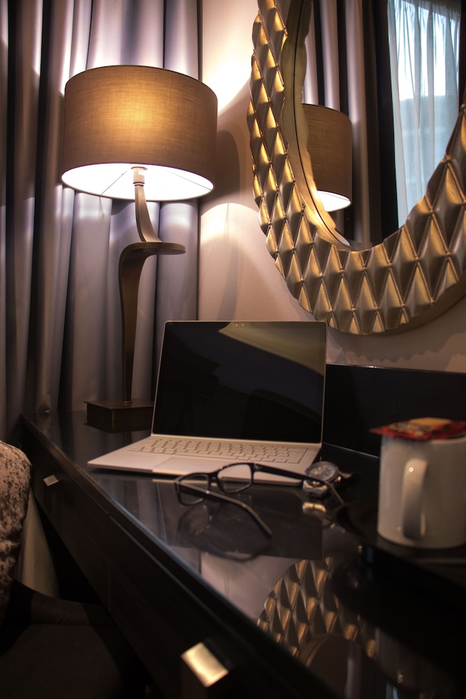 Habitación clásica doble del hotel The Continental Heathrow. Foto 7