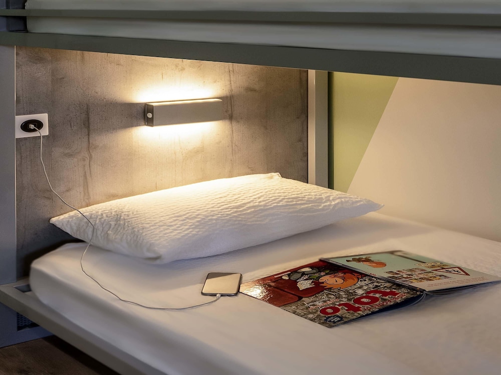 Habitación Familiar del hotel Ibis Budget Cognac. Foto 1