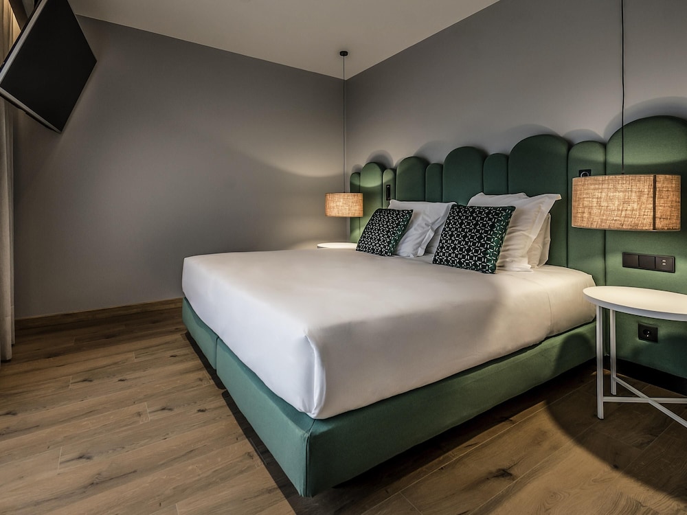 Privilege, Habitación, 1 cama de matrimonio grande, terraza del hotel Mercure Lugo Centro