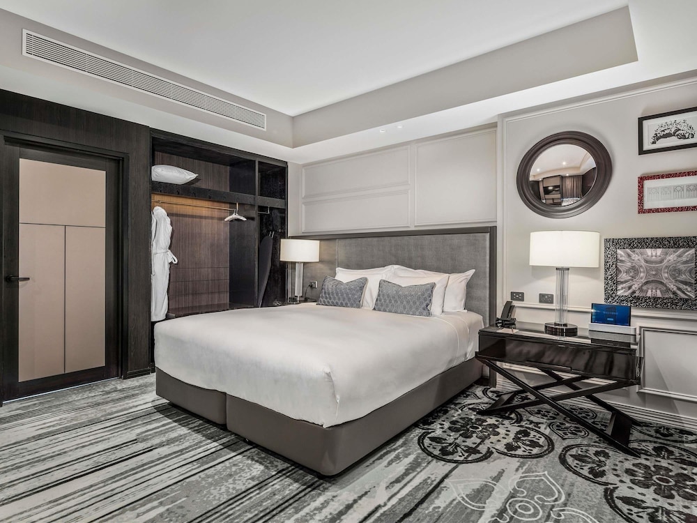 SUITE JUNIOR, Acceso Club Millésime, 1 Cama King, Sala de Estar del hotel Sofitel Adelaide