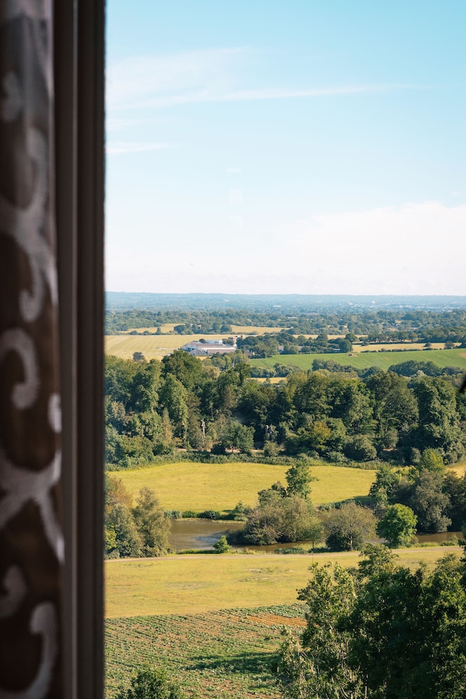 Feature Room del hotel Nutfield Priory and Spa. Foto 7