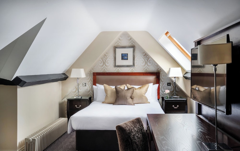 Habitación clásica doble del hotel Nutfield Priory and Spa. Foto 2