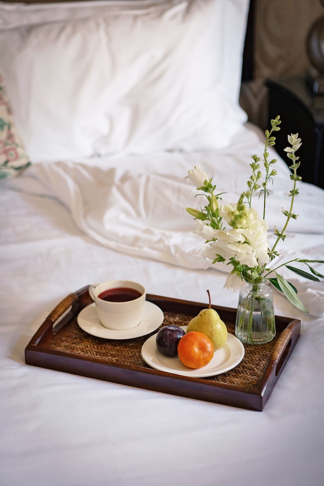 Superior Double with Feature del hotel Nutfield Priory and Spa. Foto 3
