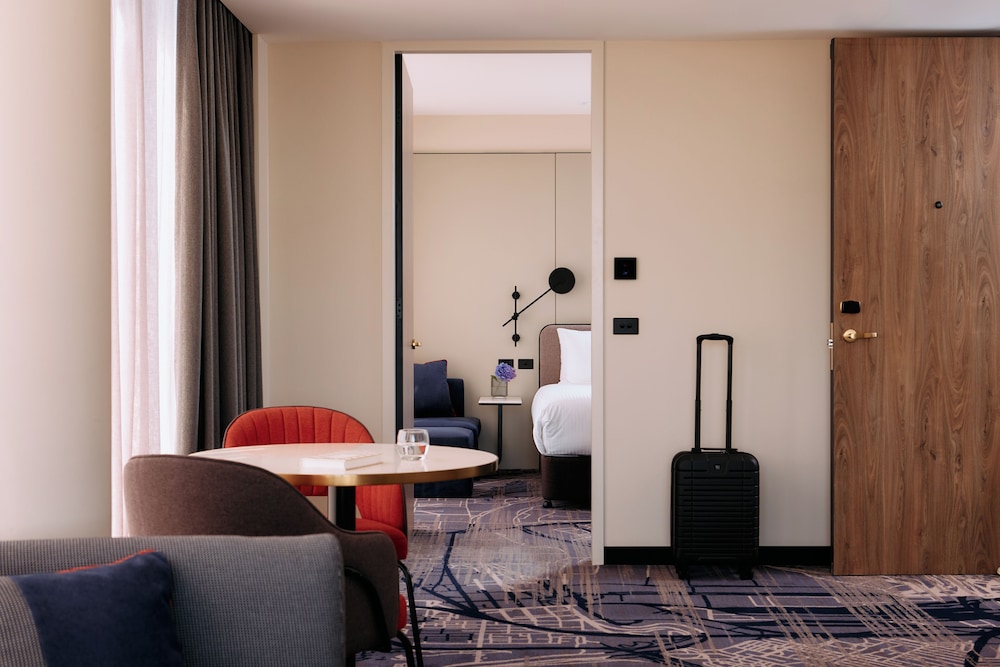 Suite de un dormitorio con 1 Cama King del hotel Mercure Melbourne Doncaster. Foto 1
