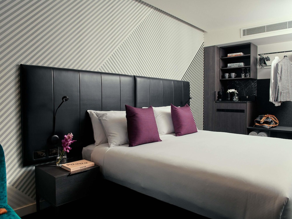 Habitación Clásica King del hotel Mövenpick Melbourne On Spencer. Foto 5
