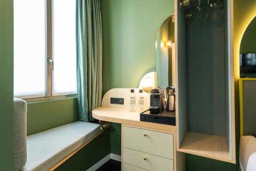 Habitación Doble Estándar del hotel Amoi Paris. Foto 1