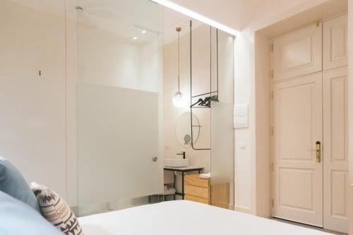 Habitación Económica Confort Interior del hotel Veintiuno Emblematic Hotels - Adults Only. Foto 1