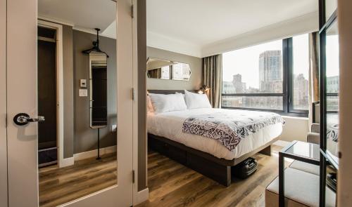 Habitación Superior con vistas a la ciudad del hotel Pestana Park Avenue. Foto 3