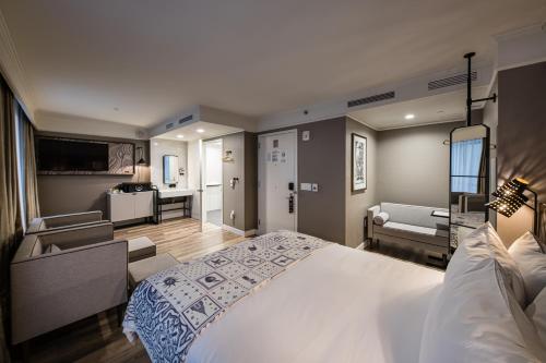 Suite Junior - Adaptada para personas con movilidad reducida del hotel Pestana Park Avenue. Foto 2