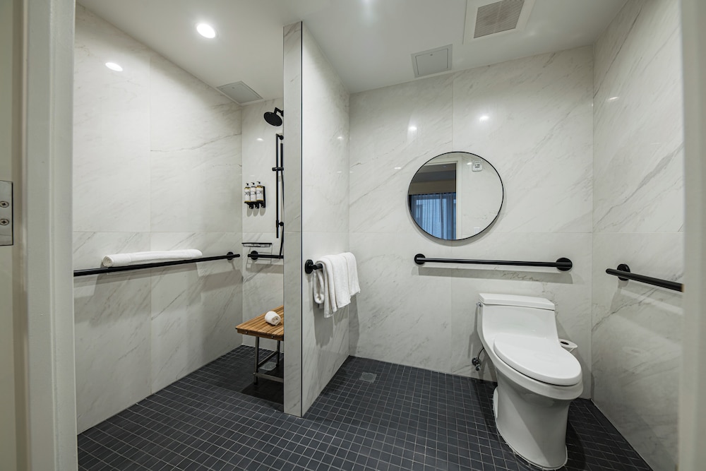 Habitación superior, accesible para personas con discapacidad del hotel Pestana Park Avenue. Foto 9