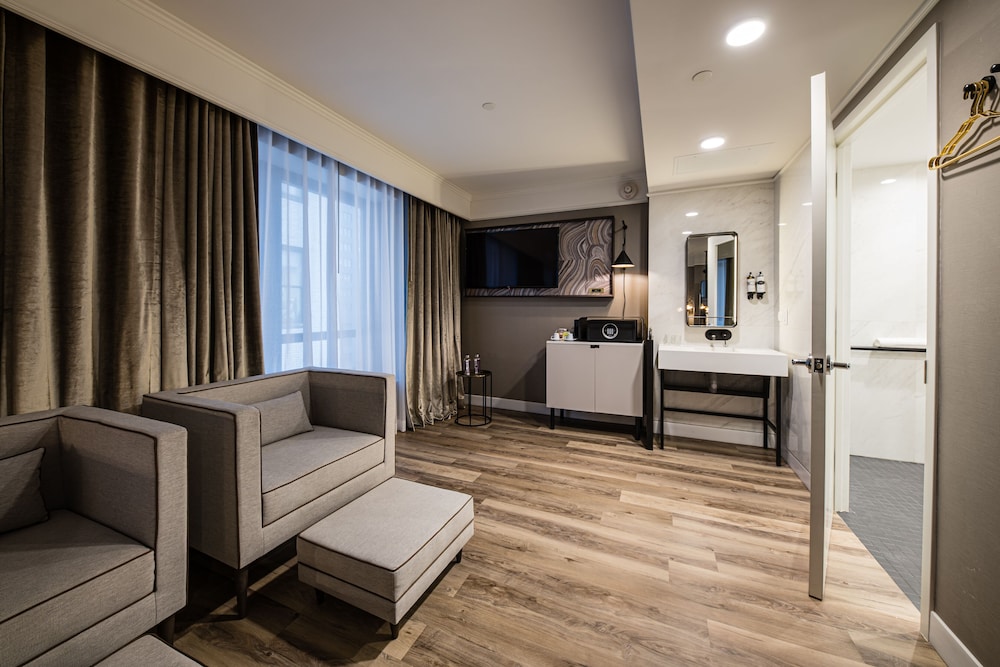 Suite Junior del hotel Pestana Park Avenue. Foto 2