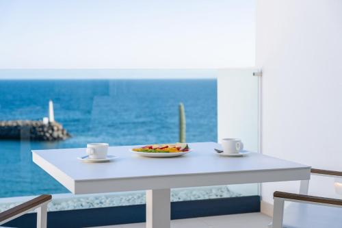 Superior Suite with Sea View del hotel Royal Marina Suites Boutique. Foto 17