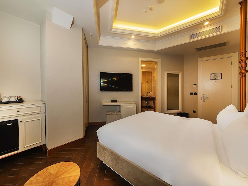 Habitación Deluxe con 1 cama king size del hotel Mercure Istanbul Sirkeci. Foto 1
