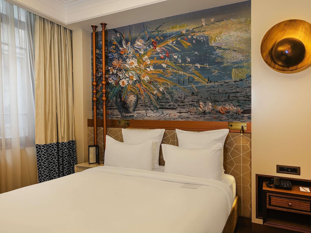HABITACIÓN SUPERIOR con 1 cama king size del hotel Mercure Istanbul Sirkeci. Foto 10