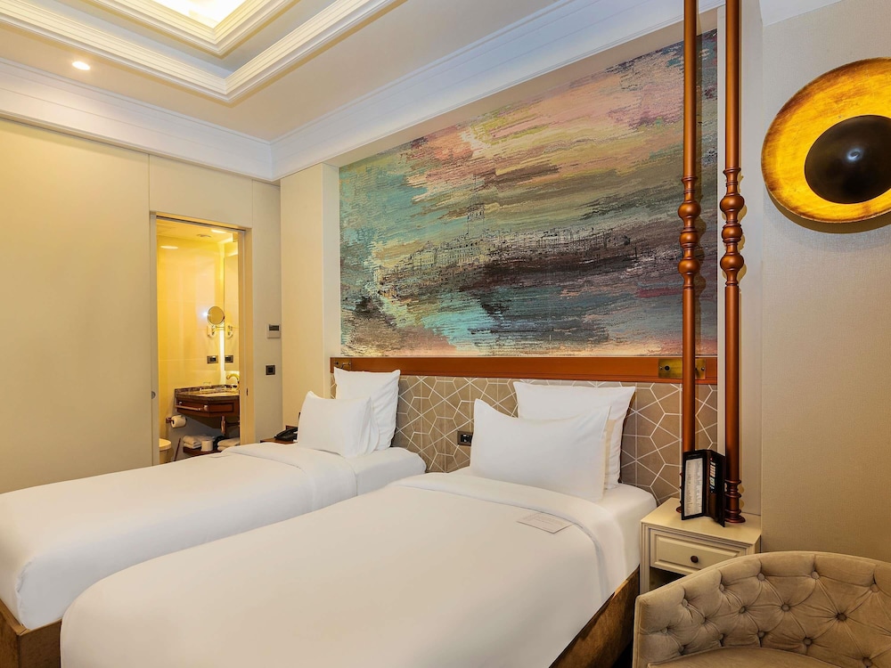 Habitación Luxe con 2 camas individuales del hotel Mercure Istanbul Sirkeci. Foto 5