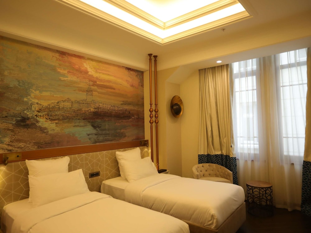 Habitación Luxe con 2 camas individuales del hotel Mercure Istanbul Sirkeci. Foto 9