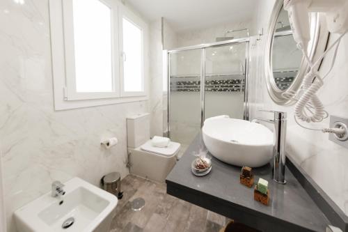 Suite del hotel Hercules Boutique. Foto 1