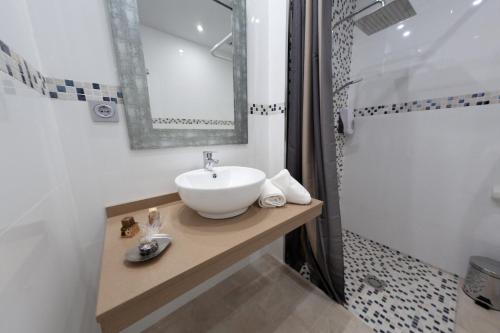 Habitación Doble Grande del hotel Hercules Boutique. Foto 3