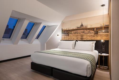 Habitación Doble Deluxe del hotel Eurostars Ambassador. Foto 4