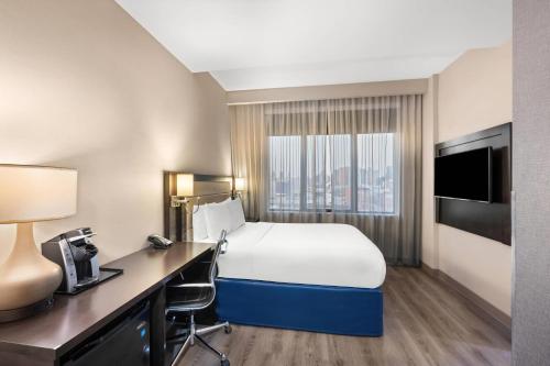 Habitación adaptada para personas con movilidad reducida - 1 cama grande - No fumadores del hotel Comfort Inn Prospect Park - Brooklyn. Foto 1