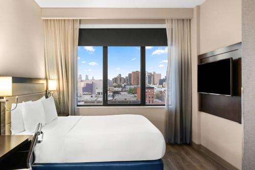 Habitación adaptada para personas con movilidad reducida - 1 cama grande - No fumadores del hotel Comfort Inn Prospect Park - Brooklyn. Foto 2
