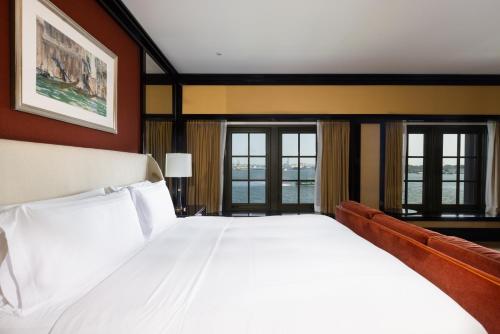 Suite Junior con vistas al río adaptada para personas con movilidad reducida del hotel Casa Cipriani New York