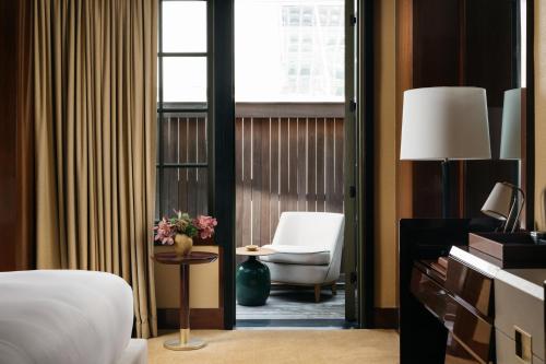 Habitación Deluxe City Patio con cama extragrande del hotel Casa Cipriani New York. Foto 2