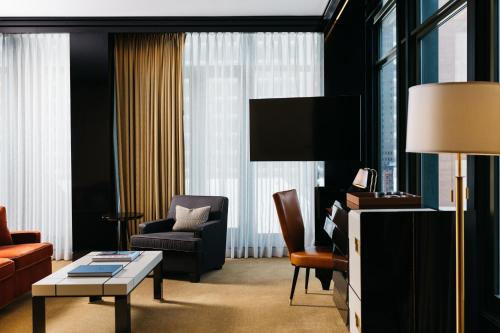 Suite Junior Esquinera con vistas a la ciudad adaptada para personas con movilidad reducida del hotel Casa Cipriani New York. Foto 1